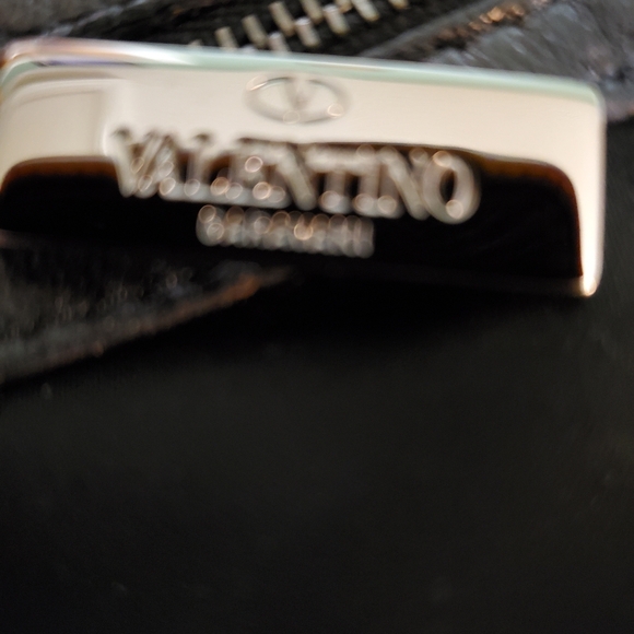 🌟Final🌟Valentino Garavani Black Hobo Shoulderbag w/Silver Studs. - Picture 8 of 11